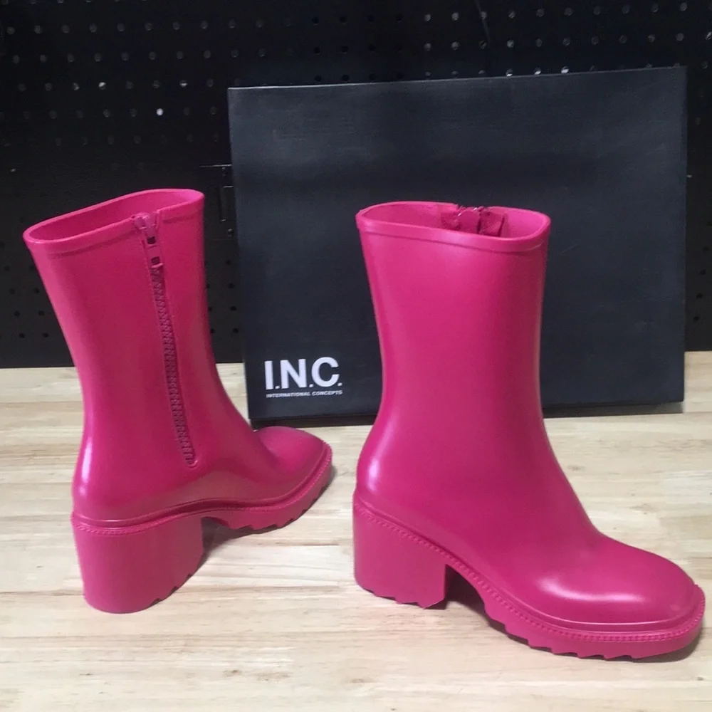 New WB Woman’s INC International Concepts Pink‎ Platform Rain Boots